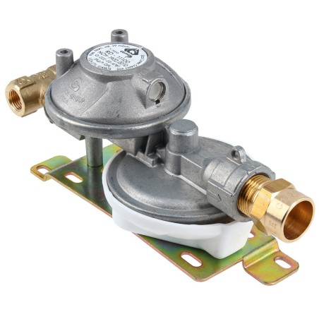 REGULADOR CEMCO KOSANGAS 45 KG CON FLEXIBLES